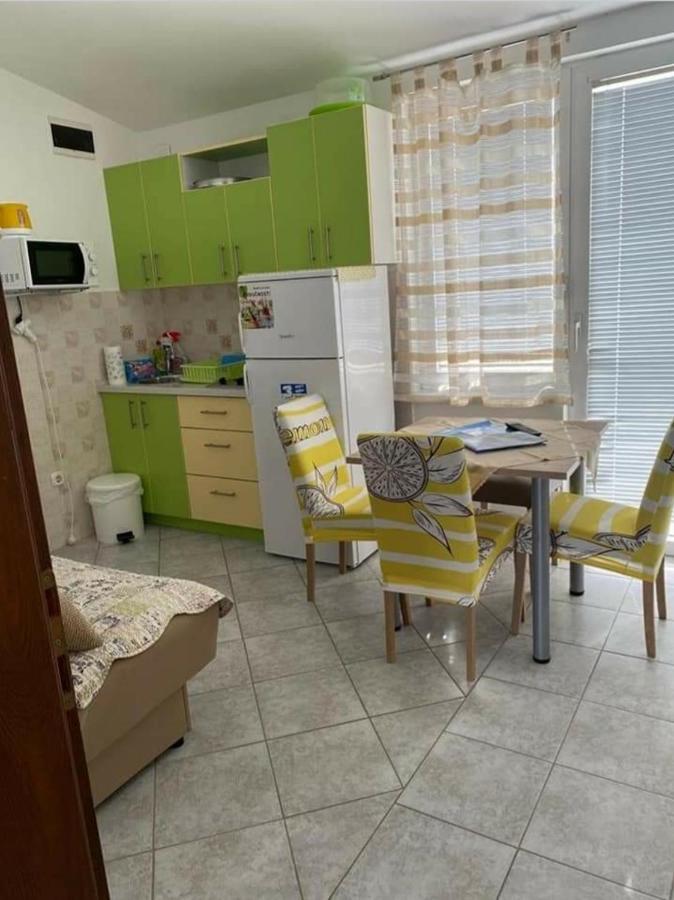 Apartmán N.N Vir Exteriér fotografie