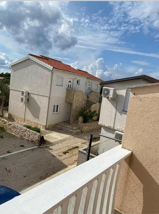 Apartmán N.N Vir Exteriér fotografie